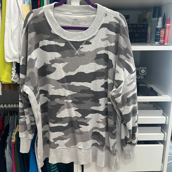 aerie Tops - Aerie camo oversized sweatshirt XL